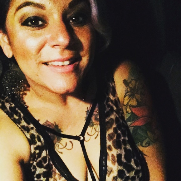 Meet your Posher, Alexis - Picture 3 of 5